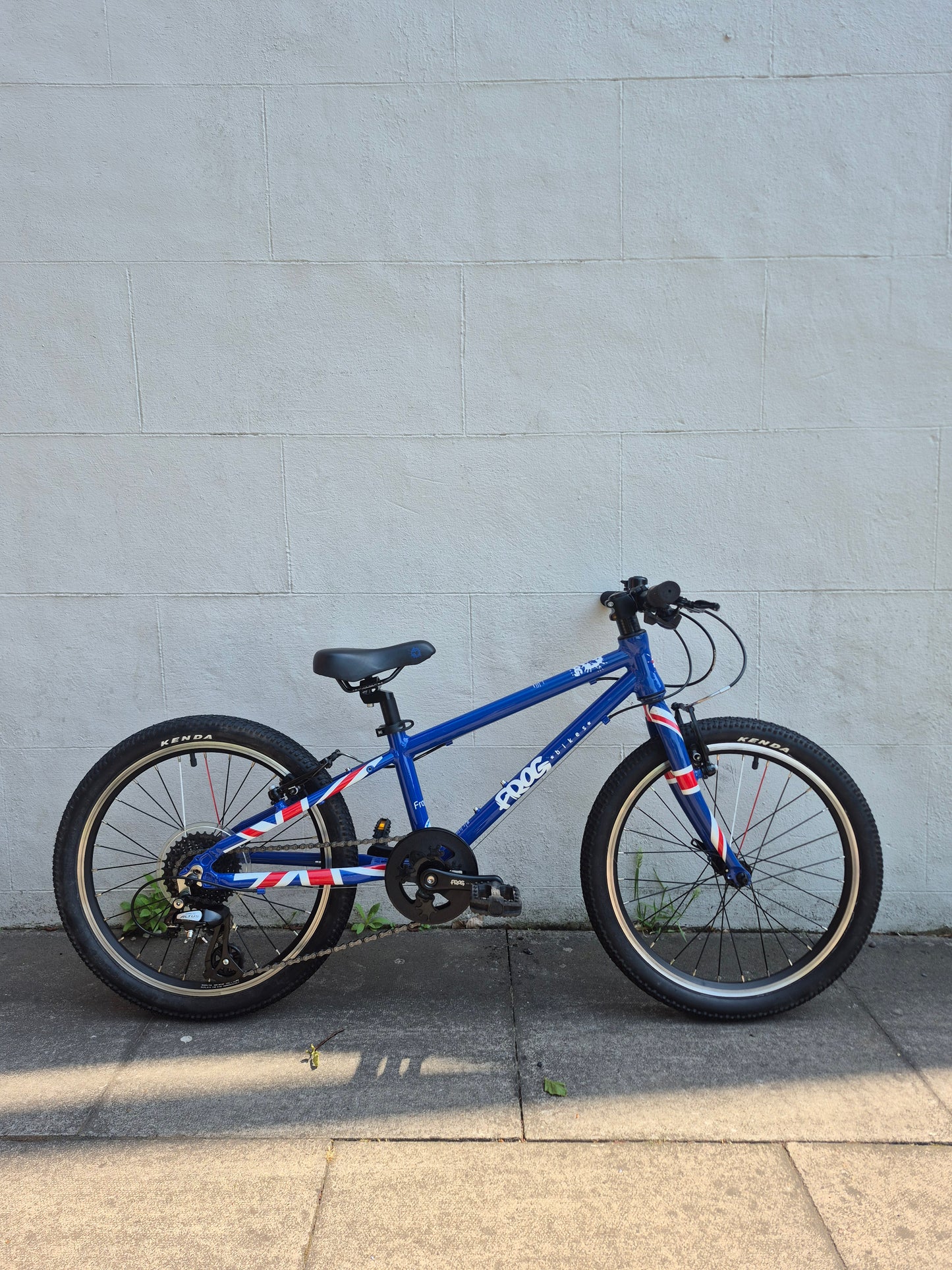 Used Frog 52 Union Jack Blue - 20" Wheel