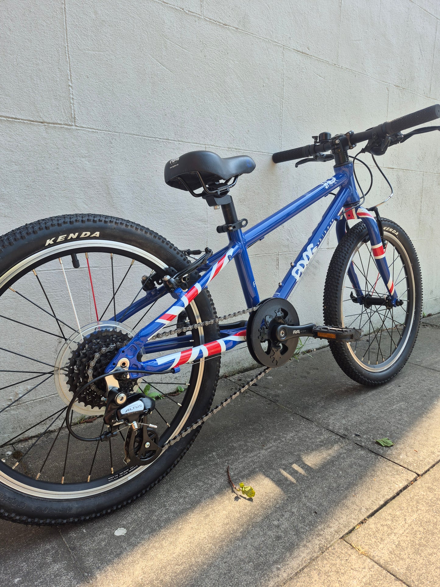 Used Frog 52 Union Jack Blue - 20" Wheel